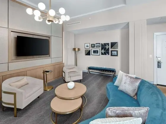 Süit, 1 En Büyük (King) Boy Yatak, Business Dinlenme Salonu Kullanımı (Petite Lounge)