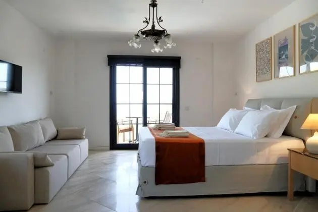 Standart Oda, Deniz ve Havuz Manzaralı, Balkon veya Teraslı