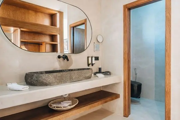 Premium Waterfront Suite