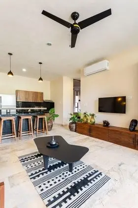 Premier Apart Daire, 1 Büyük (Queen) Boy Yatak ve Çekyat, Kişiye Özel Havuzlu, Bahçe Manzaralı