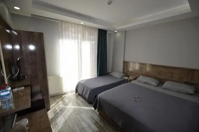 https://images.odamax.com/img/1920x1080/odamax/image/upload/T_m_Palace_Otel_202504101511027_aile_odas_.JPG