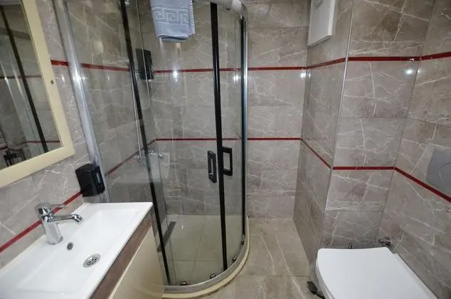 https://images.odamax.com/img/1920x1080/odamax/image/upload/T_m_Palace_Otel_202511220242522_Double_banyo.jpeg