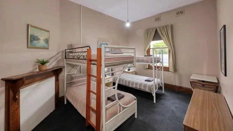 Basic Dört Kişilik Oda, Birden Çok Yatak, Ortak Banyo