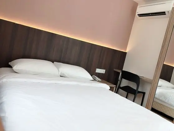 Business Tek Büyük Yataklı Oda