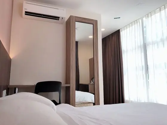 Business Tek Büyük Yataklı Oda
