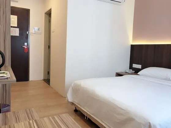 Business Tek Büyük Yataklı Oda
