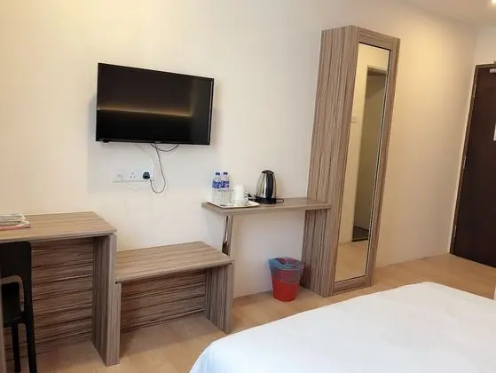 Business Tek Büyük Yataklı Oda