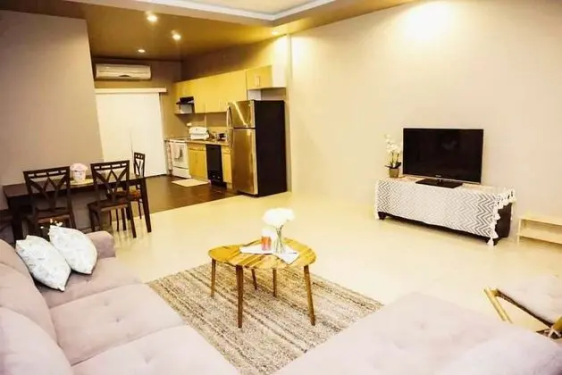 Ev (Private Vacation)