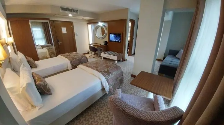 Aile Odası, Şehir Manzaralı