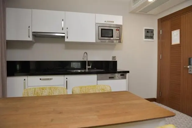 Apartment, Şehir Manzaralı