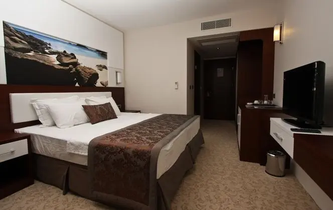 Triple, Şehir Manzaralı