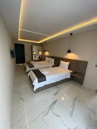 Suit  Oda - Üç Kişilik