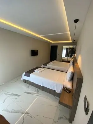 Suit  Oda - Üç Kişilik