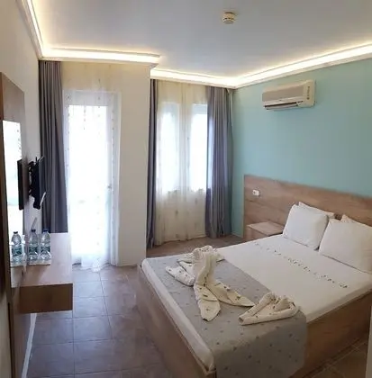 Standard Tek Büyük veya İki Ayrı Yataklı Oda, Dağ Manzaralı, Havuz Kenarı