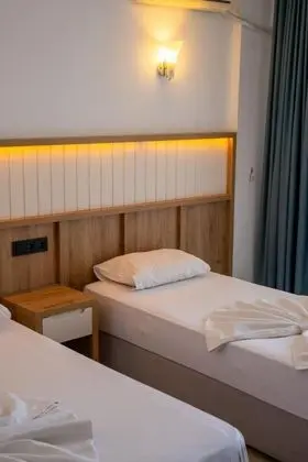 Standart Oda, Kara Manzaralı
