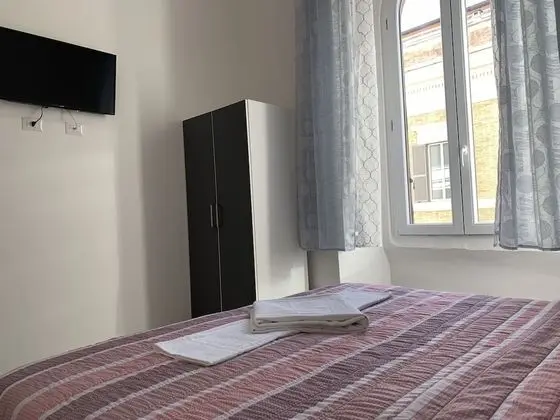 Standard Tek Büyük Yataklı Oda