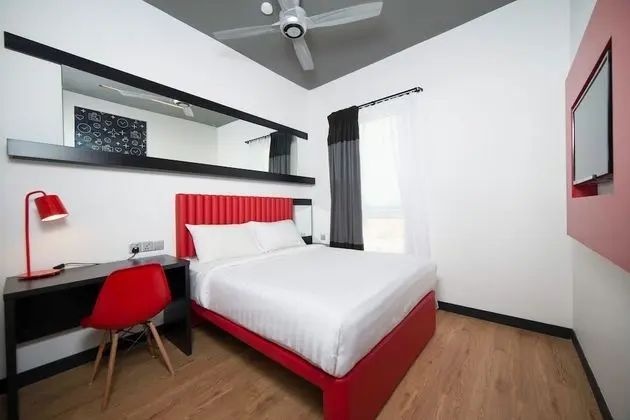 Deluxe Tek Büyük Yataklı Oda (High Floor)