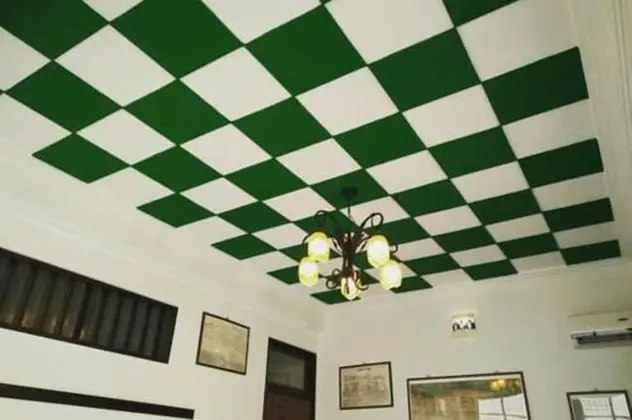 Dört Kişilik Oda, Ortak Banyo