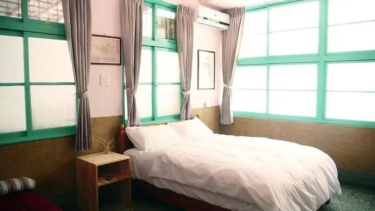 Üç Kişilik Oda, Ortak Banyo