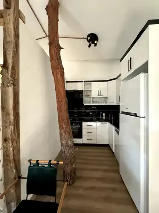 House, Dağ veya Havuz Manzaralı, Havuzlu