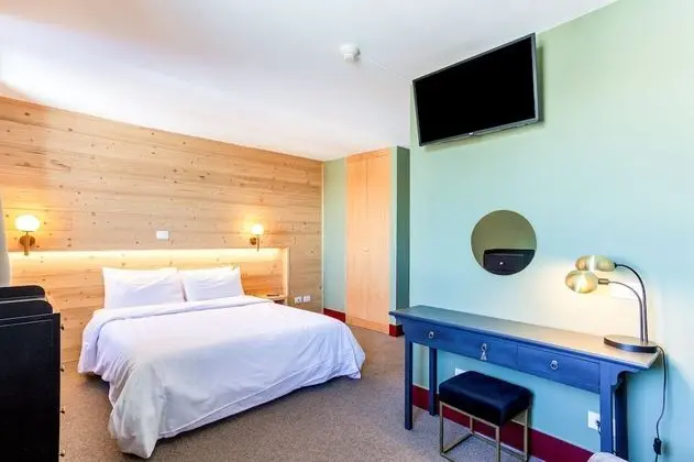 Junior Oda, Dağ Manzaralı