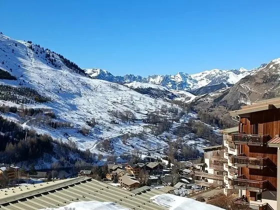 Junior Oda, Dağ Manzaralı