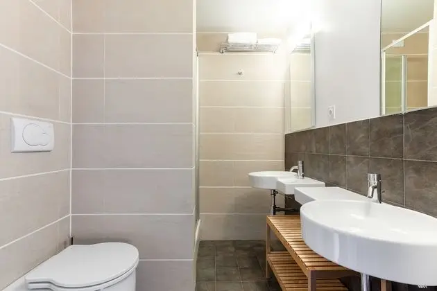 Junior Oda, Dağ Manzaralı