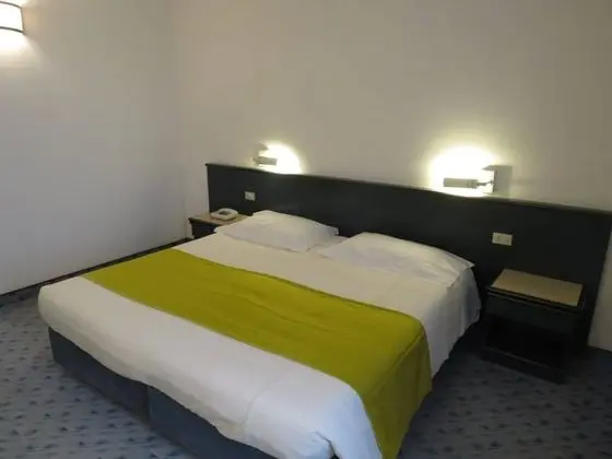 Comfort Büyük Yataklı Tek Kişilik Oda
