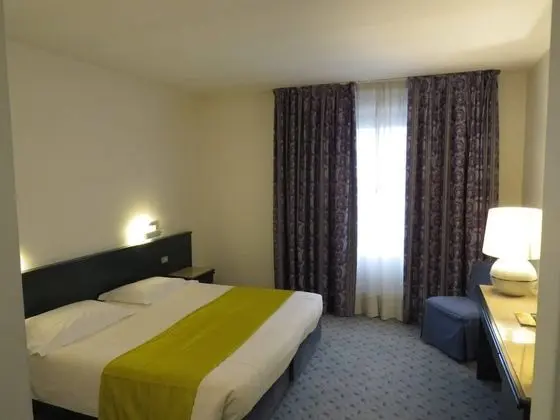 Comfort Büyük Yataklı Tek Kişilik Oda