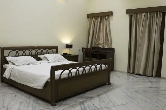 Club Kır Evi, 1 Büyük (Queen) Boy Yatak, Sigara İçilmez