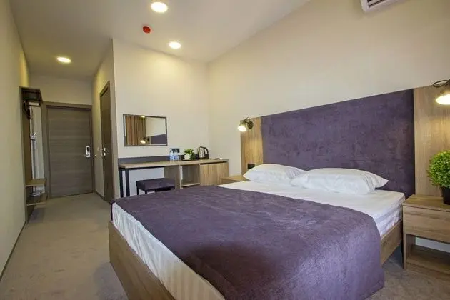 Comfort Tek Büyük Yataklı Oda