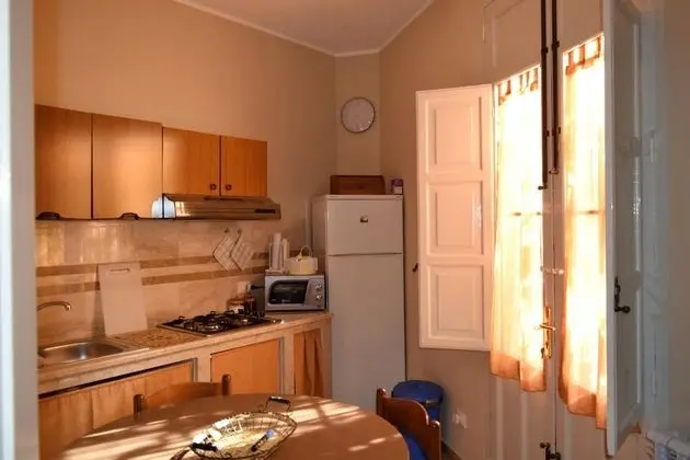 Economy Stüdyo, Bahçeli