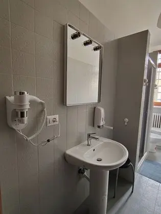 Economy Tek Büyük veya İki Ayrı Yataklı Oda