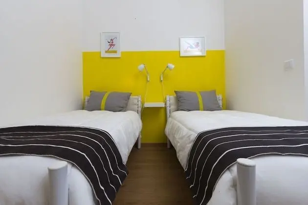 Tek Büyük veya İki Ayrı Yataklı Oda