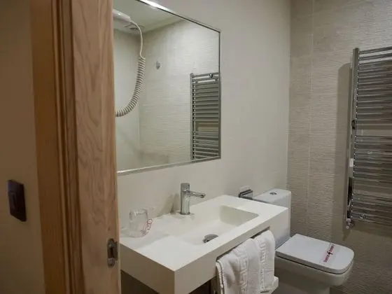 İki Ayrı Yataklı Oda, Özel Banyo