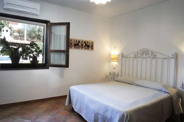 Tek Büyük veya İki Ayrı Yataklı Oda, Bahçe Manzaralı