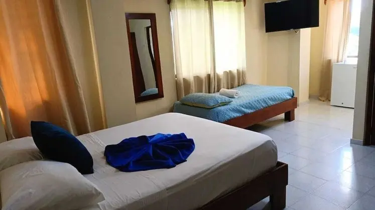 Üç Kişilik Oda