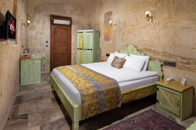 Deluxe Cave Suit, Manzarasız, Şömineli ve Jakuzili