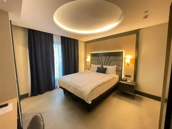 Deluxe Custom Şehir Manzaralı Oda