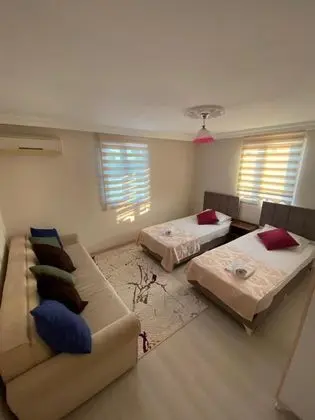 Aile Odası, Deniz Manzaralı, Bahçe Katı