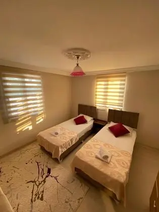 Aile Odası, Deniz Manzaralı, Bahçe Katı
