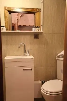 Üç Kişilik Oda