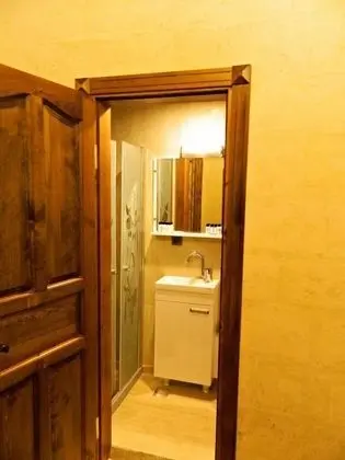 Üç Kişilik Oda