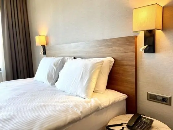 Standart Oda, Şehir Manzaralı