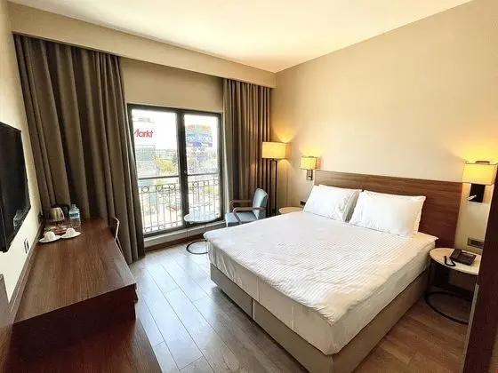 Standart Oda- Şehir Manzaralı