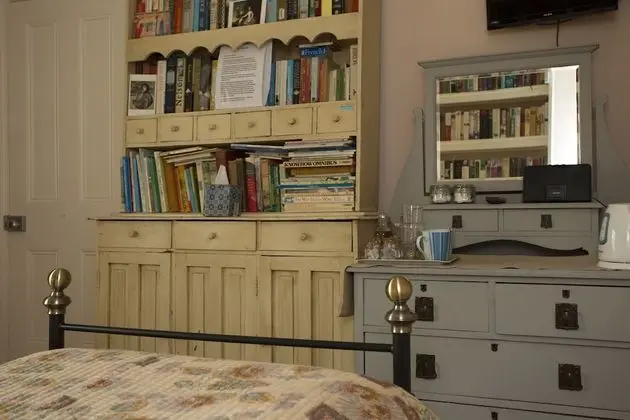 İki Ayrı Yataklı Oda, Özel Banyo (with Bath and Shower)