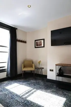 Comfort Tek Büyük Yataklı Oda