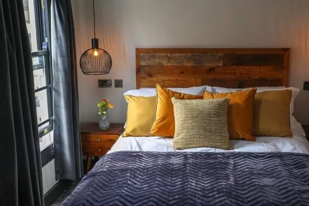Comfort Tek Büyük Yataklı Oda