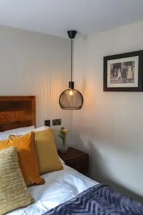 Comfort Tek Büyük Yataklı Oda