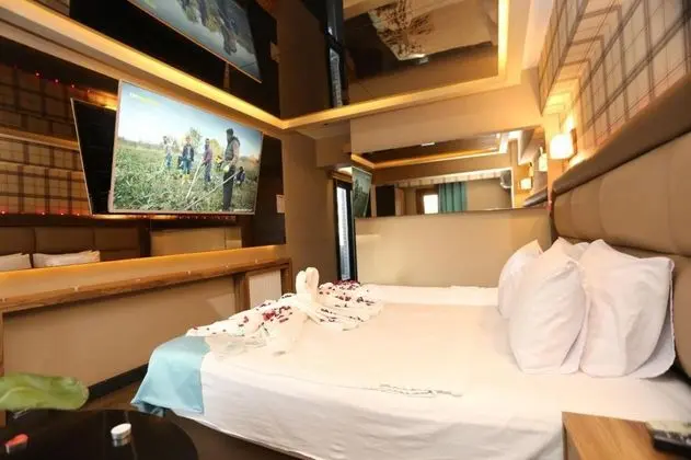 Romantik Oda, Şehir Manzaralı, Cam Tavanlı